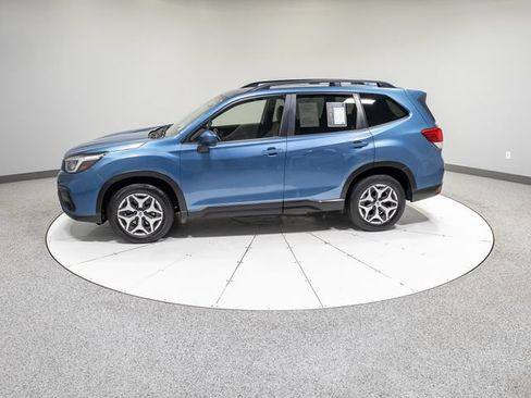 Used 2019 Subaru Forester Premium AWD/4WD image 34