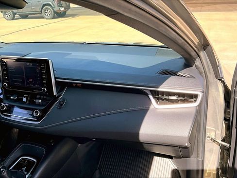 Used 2019 Toyota Corolla XSE image 17