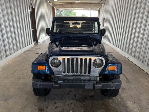 Used 2005 Jeep Wrangler Unlimited AWD/4WD image 3