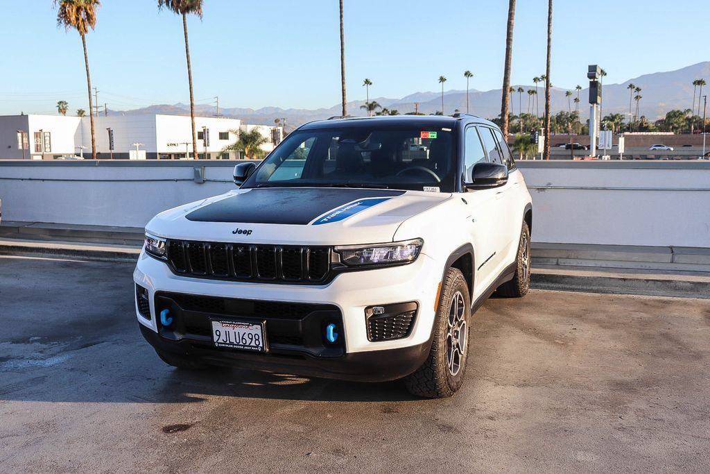 Used 2024 Jeep Grand Cherokee Trailhawk AWD/4WD image 14