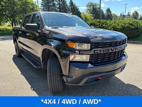 Used 2019 Chevrolet Silverado 1500 Custom Trail Boss w/ Custom Convenience Package AWD/4WD image 2