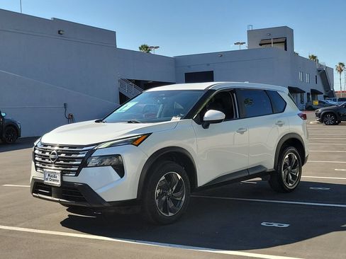 Used 2024 Nissan Rogue SV AWD/4WD image 33