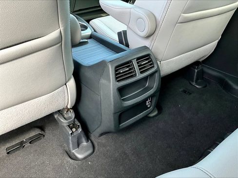 Used 2023 Honda Passport EX-L image 11