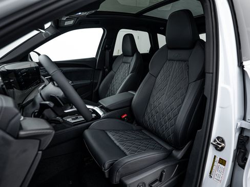 New 2025 Audi SQ5 Premium Plus image 15