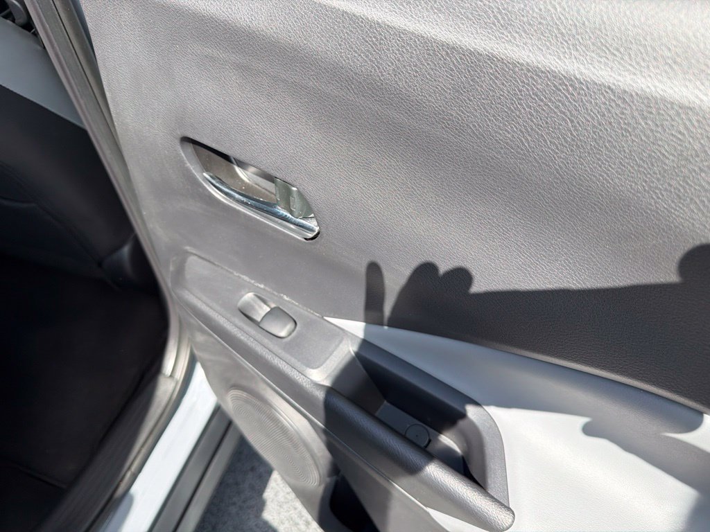 Used 2024 Nissan Kicks SR w/ SR Premium Package FWD image 18