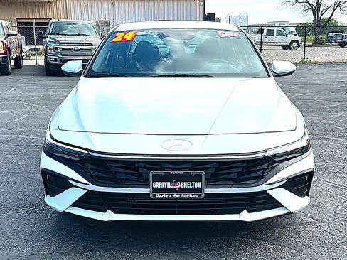 Used 2024 Hyundai Elantra SEL image 11