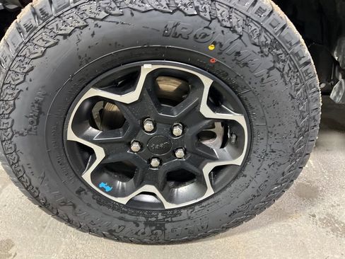 Used 2022 Jeep Wrangler Unlimited Rubicon 4xe image 44