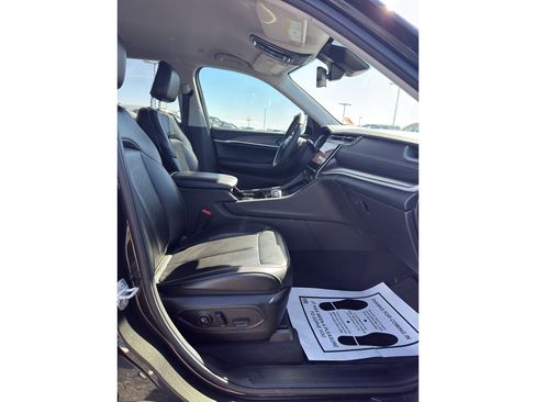 Certified 2023 Jeep Grand Cherokee L Limited w/ Trailer Tow Group (B) image 20