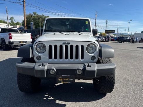 Used 2017 Jeep Wrangler Unlimited Sport w/ Quick Order Package 24S AWD/4WD image 2