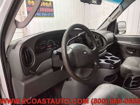 Used 2006 Ford E-150 and Econoline 150 RWD image 11