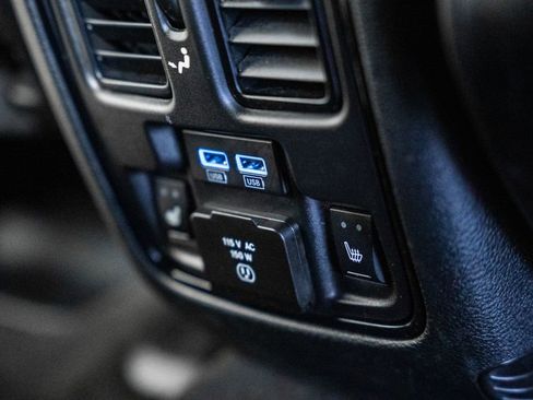 Used 2022 Dodge Durango GT image 41