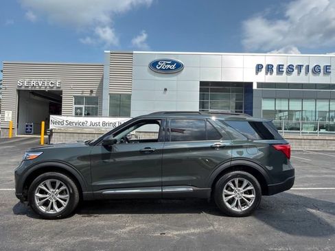 Used 2022 Ford Explorer XLT w/ Equipment Group 202A AWD/4WD image 4