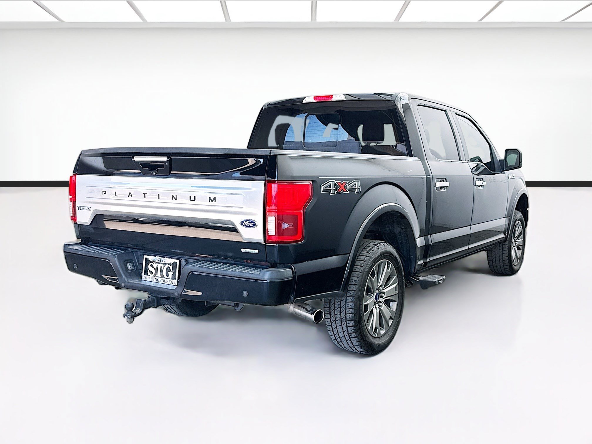 Used 2018 Ford F150 Platinum w/ Equipment Group 701A Luxury AWD/4WD image 4