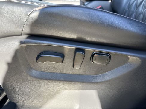 Used 2022 Nissan Armada Platinum w/ Captain's Chairs Package image 9