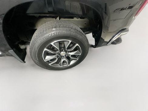 Used 2022 Chevrolet Silverado 1500 LT image 11