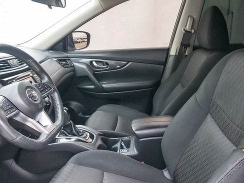 Used 2018 Nissan Rogue SV FWD image 17