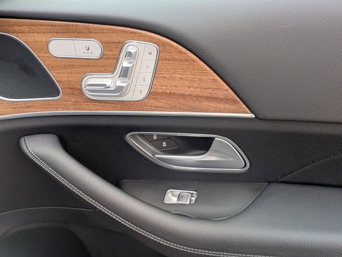 Certified 2025 Mercedes-Benz GLE 450 4MATIC image 39