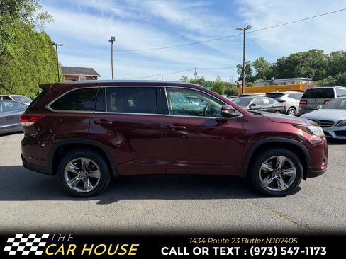 Used 2019 Toyota Highlander Limited Platinum FWD image 9