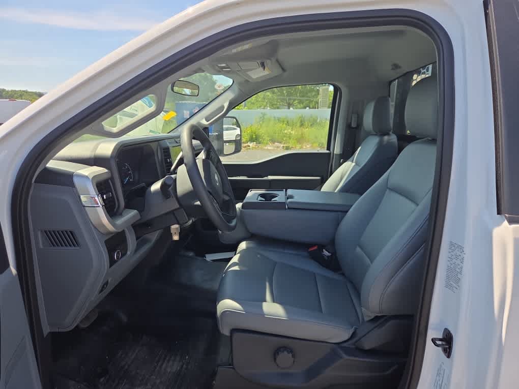 New 2025 Ford F350 XL w/ XL Chrome Package RWD image 17