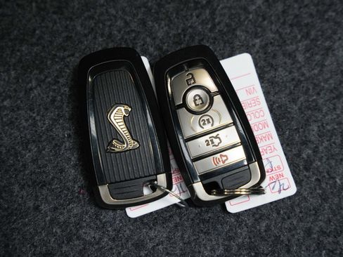 Used 2020 Ford Mustang Shelby GT500 w/ Carbon Fiber Track Pack image 54