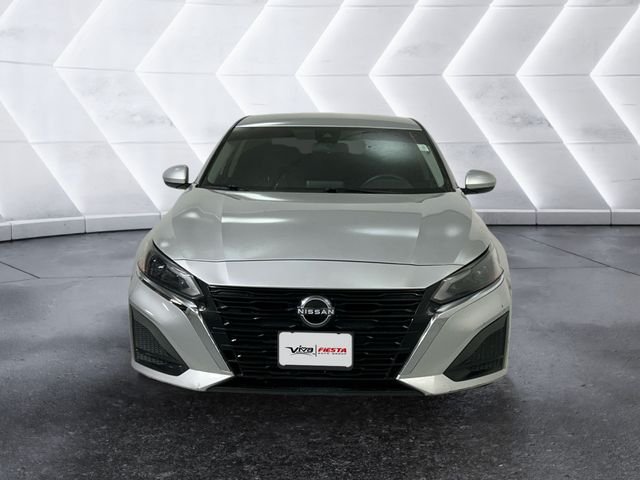 Used 2023 Nissan Altima 2.5 SV FWD image 2