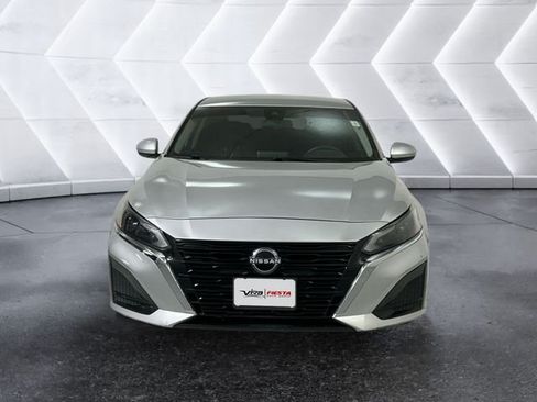 Used 2023 Nissan Altima 2.5 SV FWD image 2