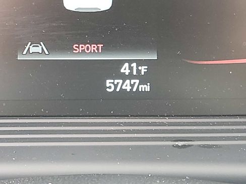 Used 2023 Hyundai Venue SEL w/ Cargo Package image 18