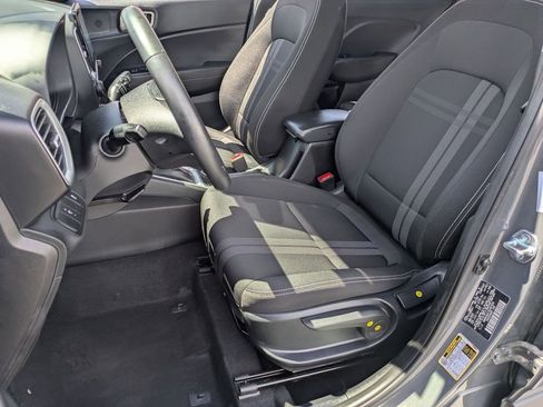 Used 2025 Hyundai Venue SEL FWD image 14