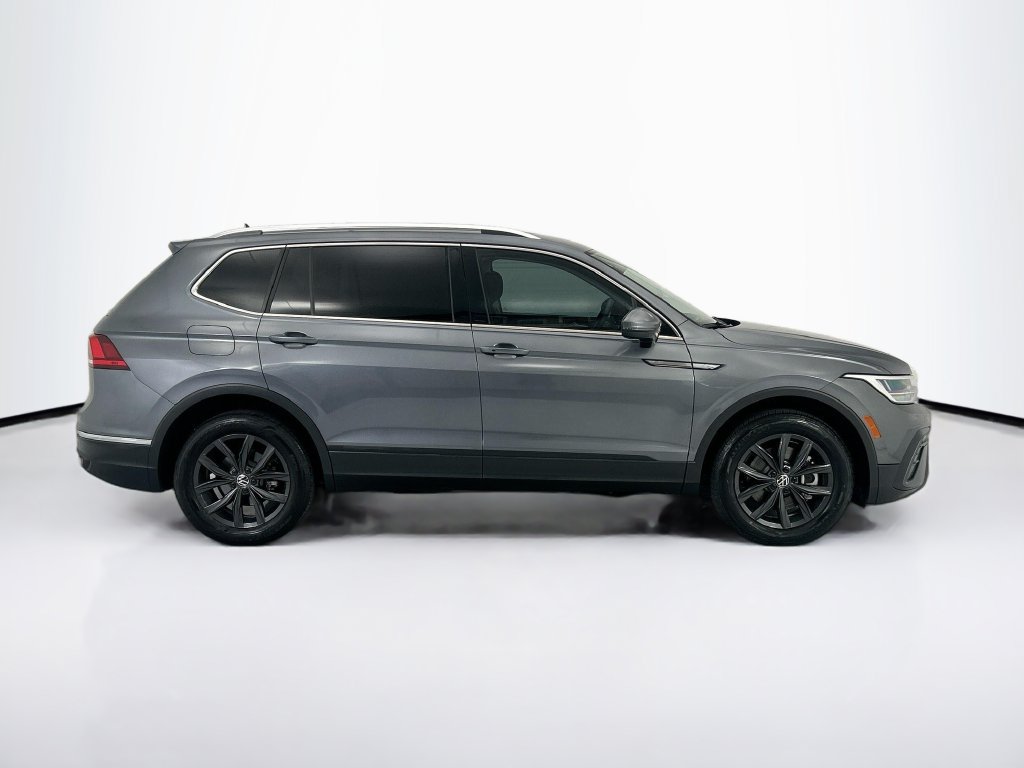 Used 2024 Volkswagen Tiguan SE FWD image 4