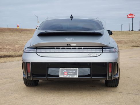 Used 2025 Hyundai Ioniq 6 SEL image 8