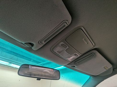 Used 2004 Honda Odyssey LX image 12