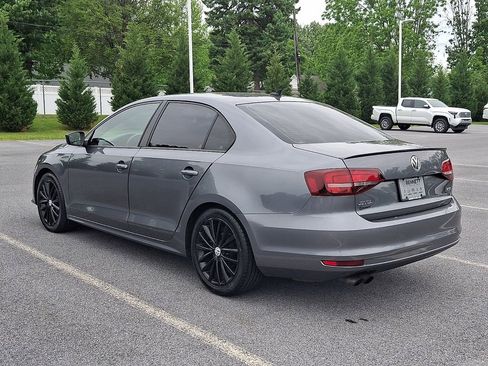 Used 2017 Volkswagen Jetta Sport FWD image 6