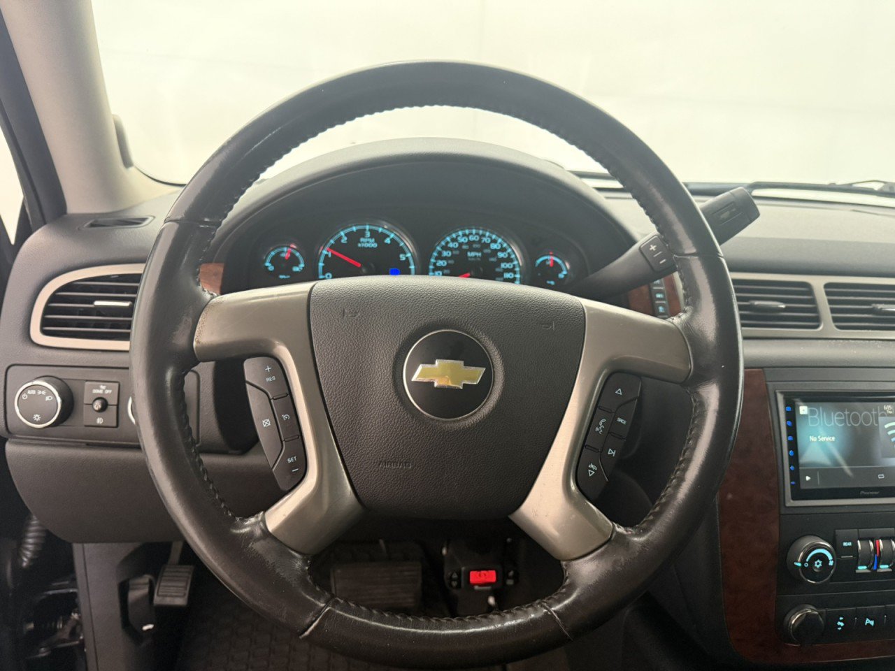 Used 2012 Chevrolet Suburban LS w/ All-Star Edition AWD/4WD image 21