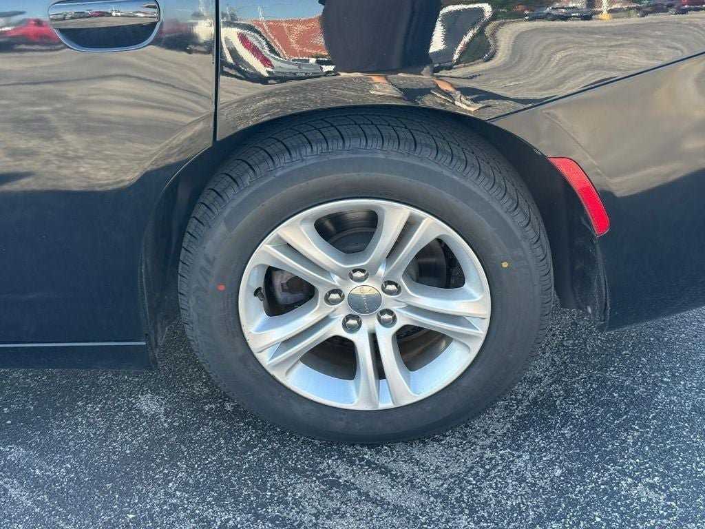 Used 2020 Dodge Charger SXT RWD image 6