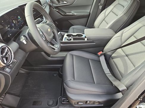 New 2026 Chevrolet Equinox LT w/ Convenience Package II image 4