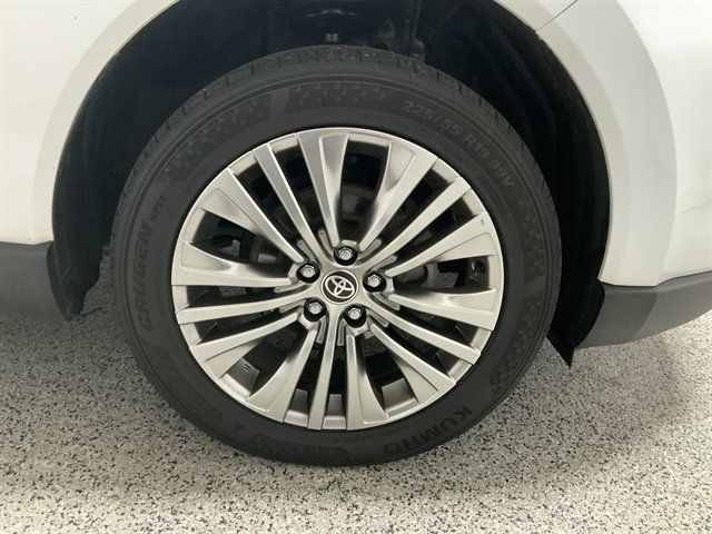 Used 2024 Toyota Venza XLE AWD/4WD image 14