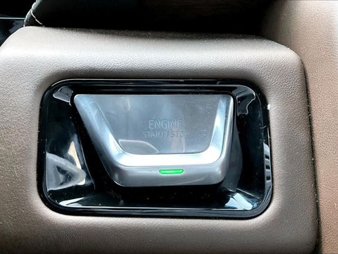 Used 2025 GMC Yukon XL Denali Ultimate AWD/4WD image 33