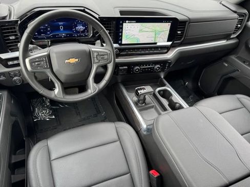 Used 2025 Chevrolet Silverado 1500 LTZ AWD/4WD image 11