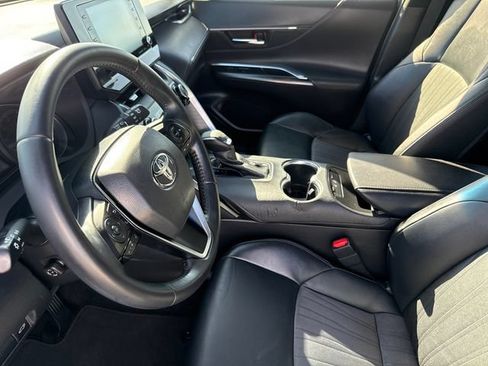 Used 2021 Toyota Venza XLE w/ Carpet Mat Package (TMS) AWD/4WD image 19