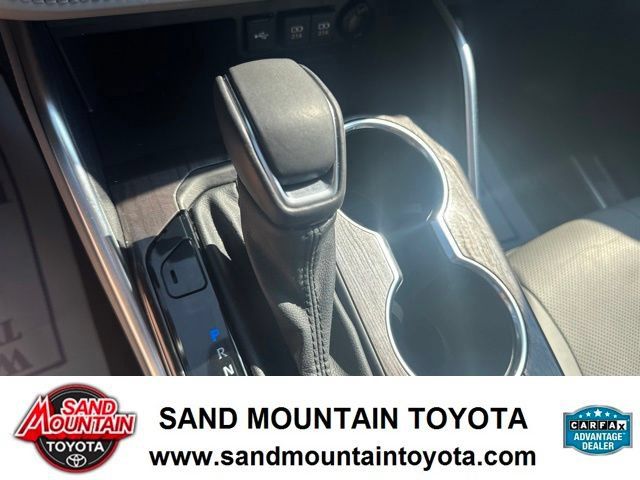 Used 2021 Toyota Highlander Platinum FWD image 19