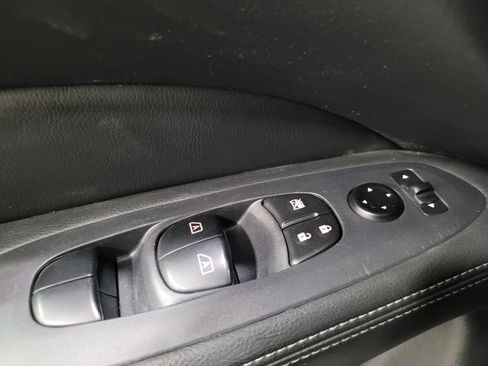 Used 2020 Nissan Pathfinder SL AWD/4WD image 27