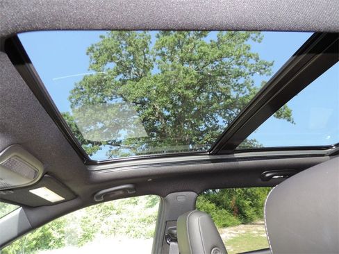 Certified 2023 Cadillac XT5 Sportv w/ Technology Package image 9