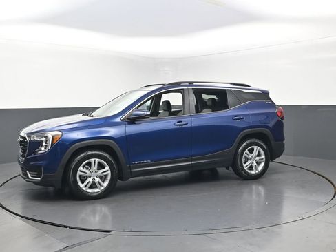 Used 2023 GMC Terrain SLE w/ Driver Convenience Package FWD image 10