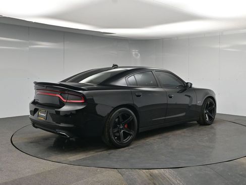 Used 2018 Dodge Charger R/T w/ Blacktop Package image 5