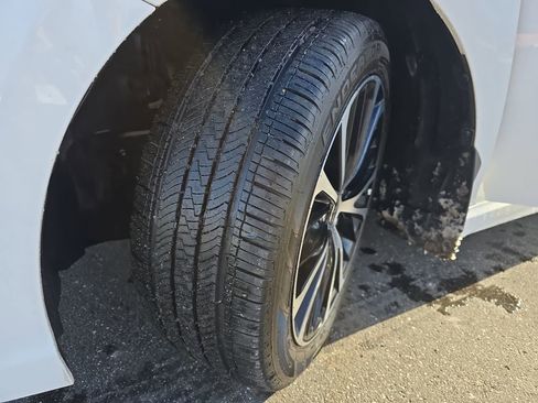 Certified 2020 Toyota Camry SE image 33