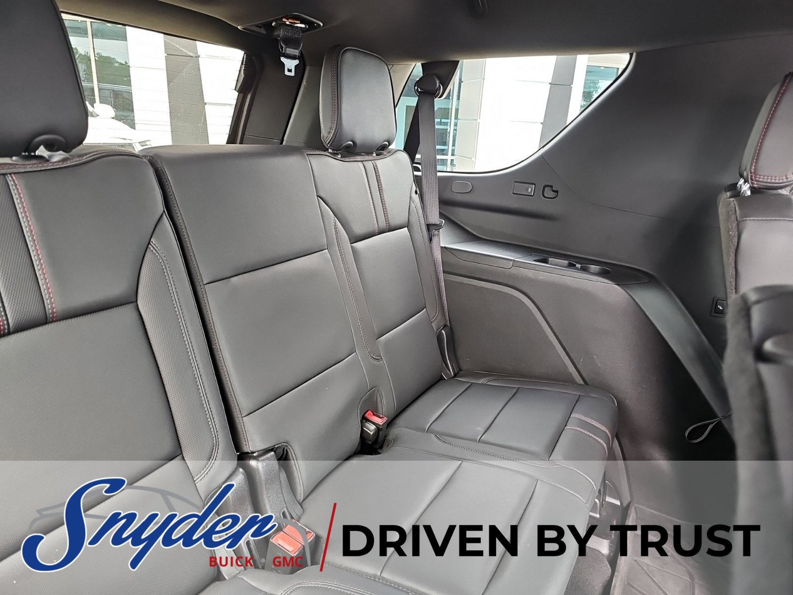 Used 2024 Chevrolet Tahoe RST w/ Luxury Package AWD/4WD image 27