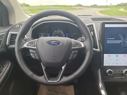 Used 2024 Ford Edge Titanium AWD/4WD image 30