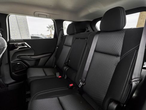 New 2025 Mitsubishi Outlander ES image 29