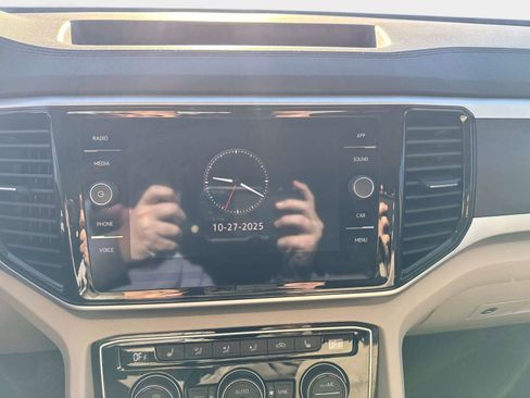 Certified 2022 Volkswagen Atlas SE image 25