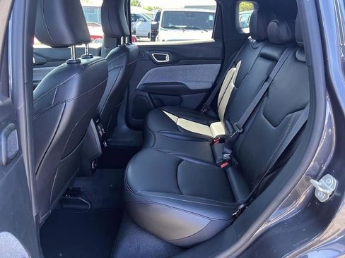 New 2024 Jeep Compass Latitude w/ Sun and Sound Group image 25